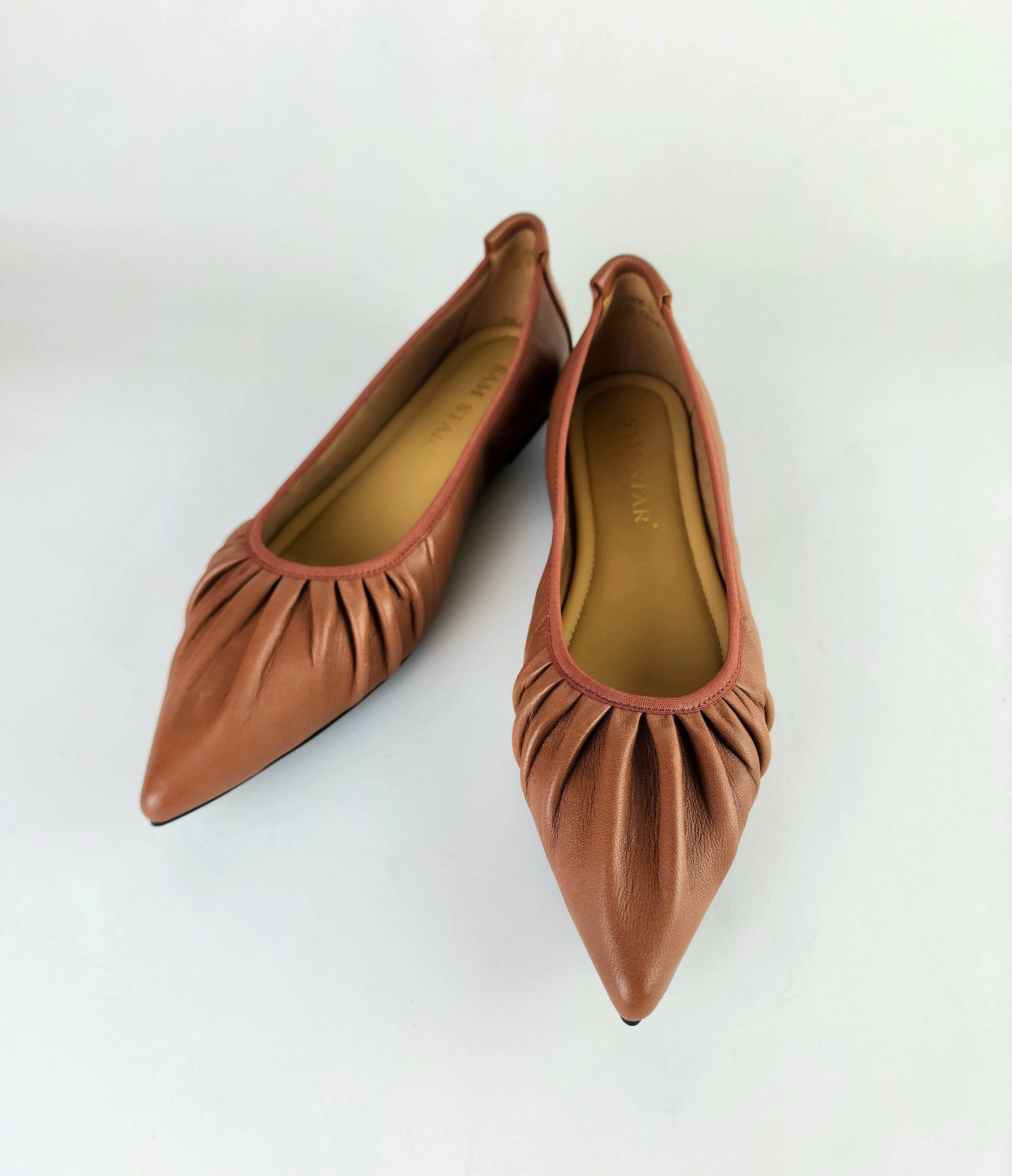 SS22006  Pointy Leather pumps with gathering details with extra cushion (new)