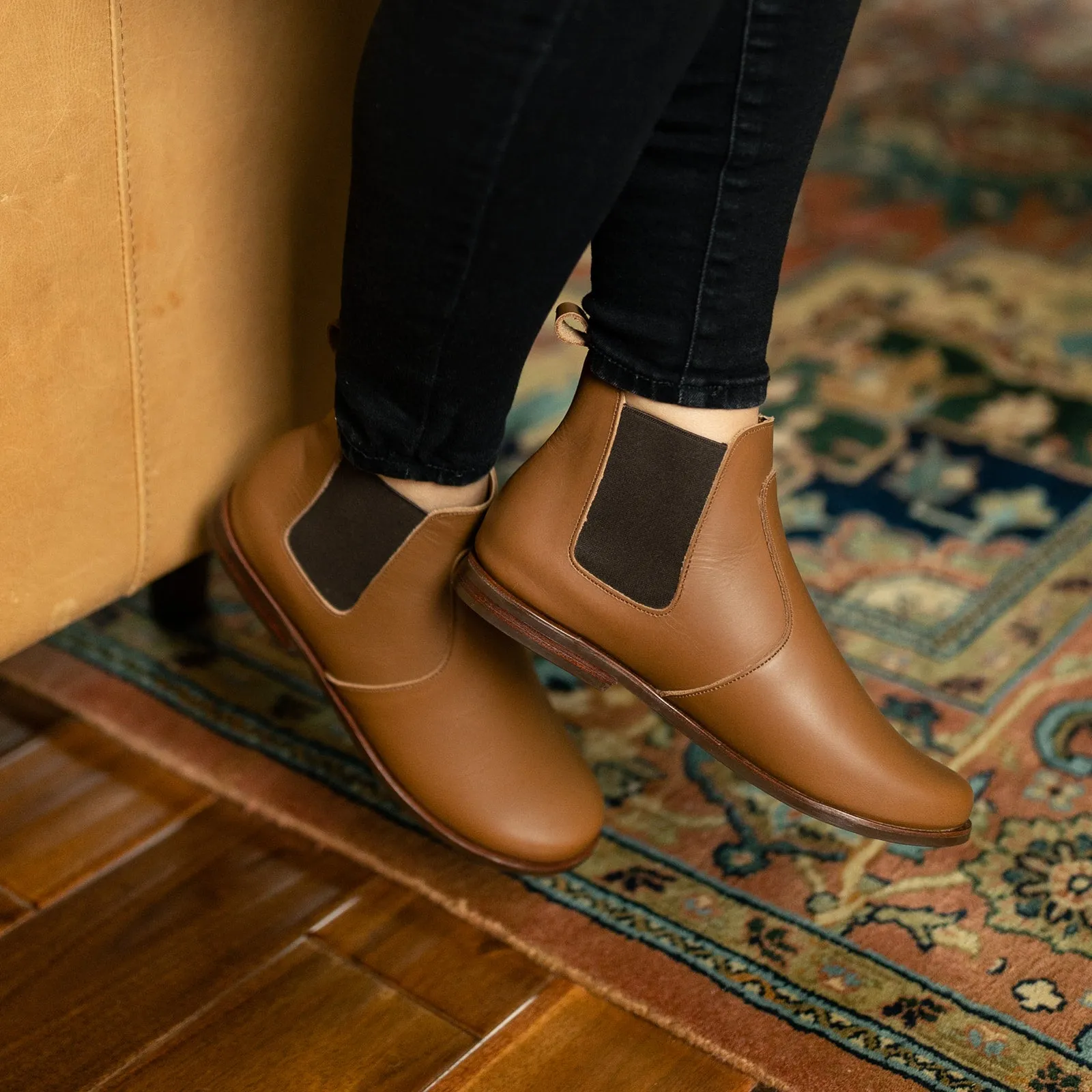 Viajero Chelsea Boot {Women's Leather Boots}