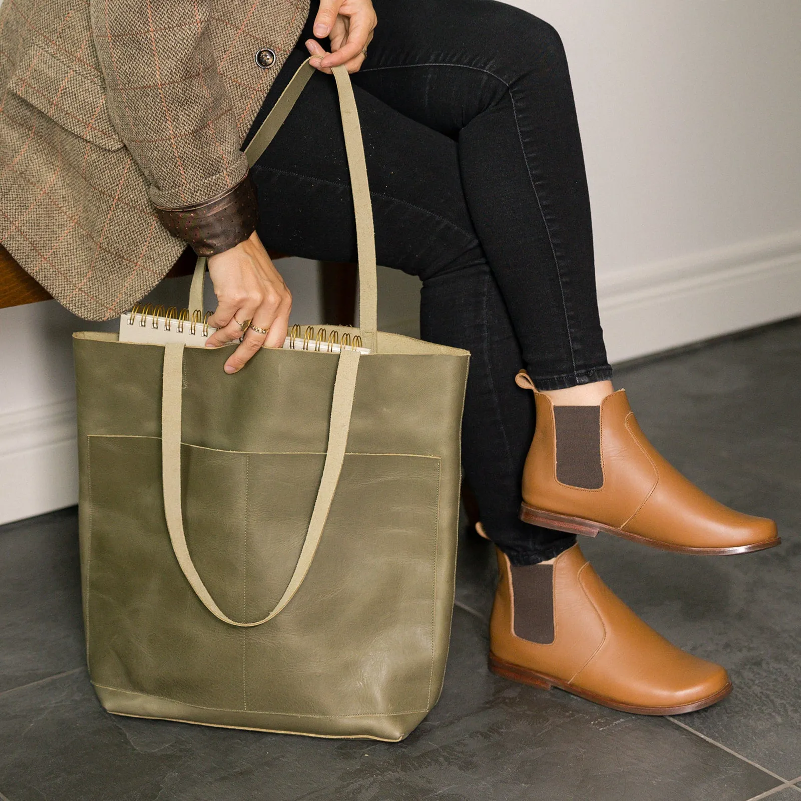 Viajero Chelsea Boot {Women's Leather Boots}