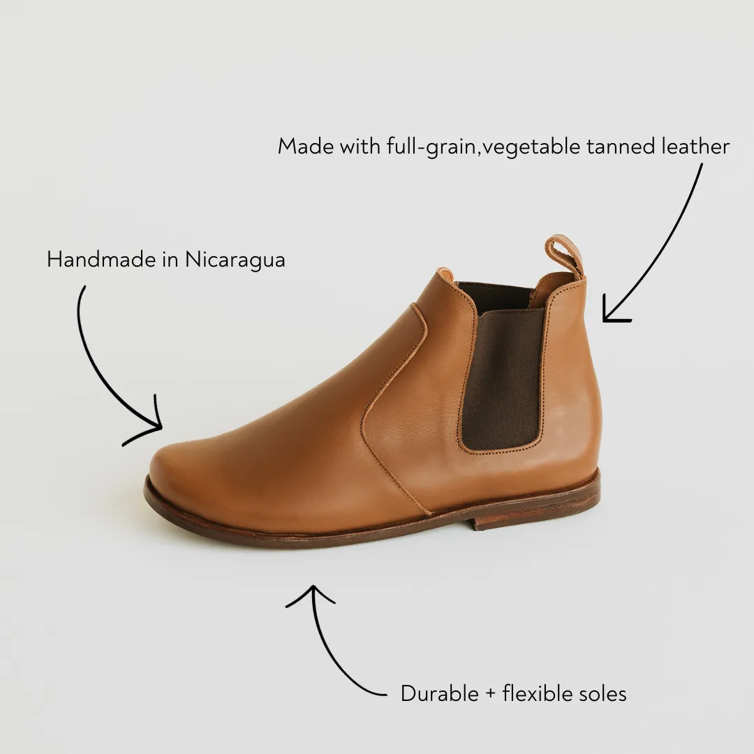 Viajero Chelsea Boot {Women's Leather Boots}